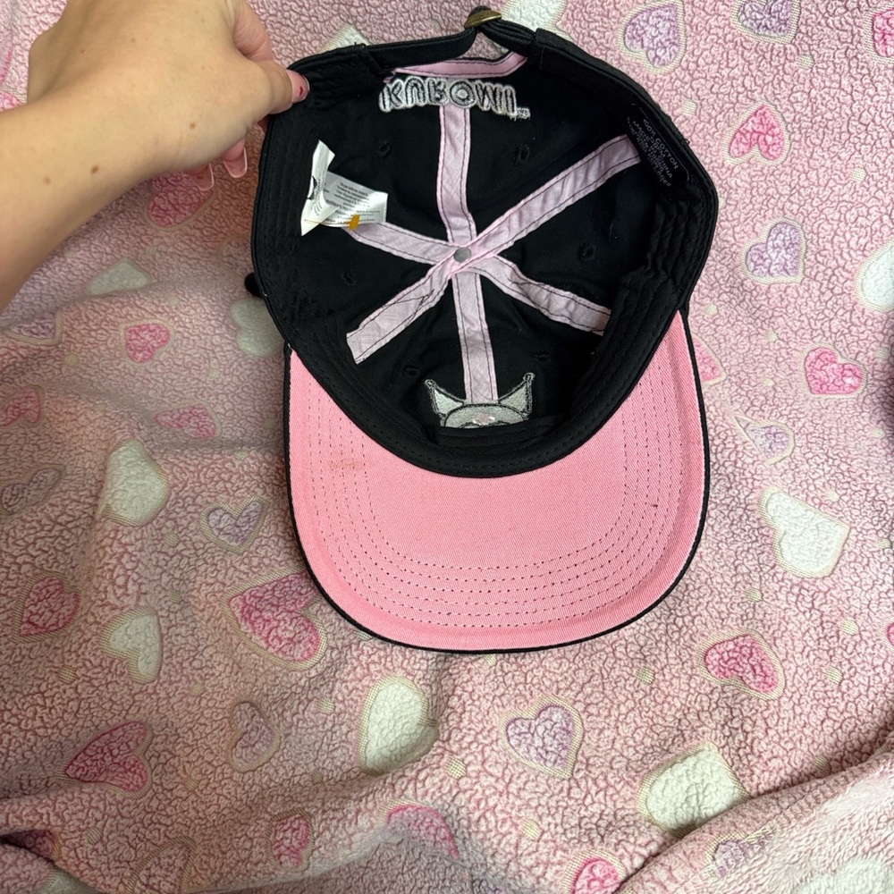 Sanrio Black Cap with Cat Ears and Embroidery - Picture 2 of 3